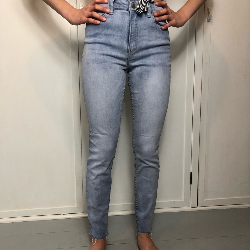 High Waisted light wash skinny jeans